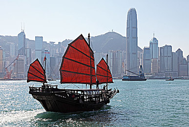 綠巨人官網(wǎng)入口LJR,綠巨人：跨維度戰(zhàn)斗與成長之旅-3