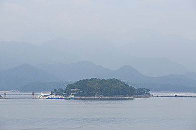 妖精視頻一區(qū)二區(qū)三區(qū)：網(wǎng)絡(luò)視頻分區(qū)熱潮引發(fā)監(jiān)管挑戰(zhàn),用戶需求多樣化推動內(nèi)容創(chuàng)新-2