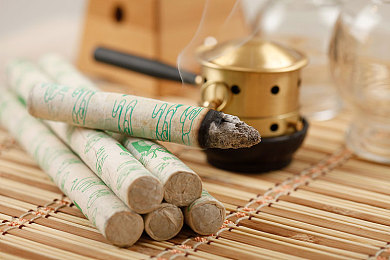 校花在處罰室光屁股抽打花蒂,高中生的禁忌探索：揭秘校園權力斗爭的黑暗真相-3